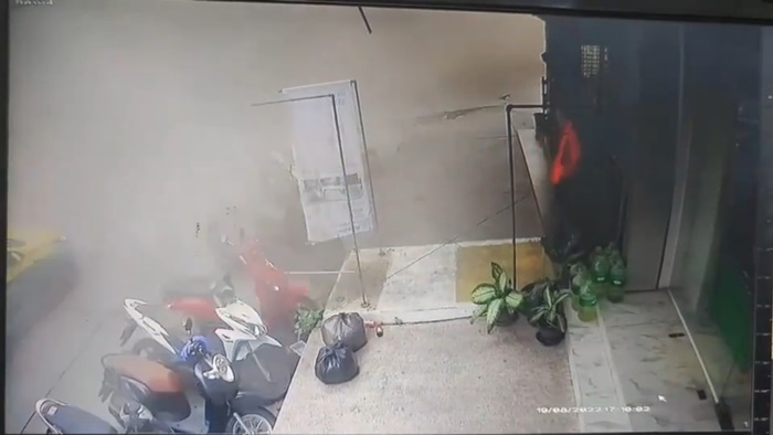 ตึกถล่ม