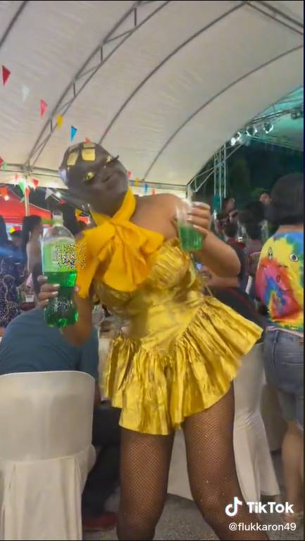 แต่งธีมนี้ ใครจะมาต้าน