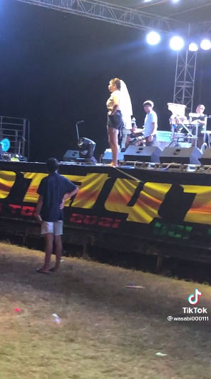 คนมาตีกันในงานแต่ง 