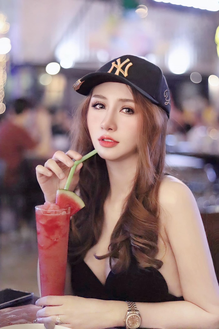  ดาราลวนลามนางแบบ