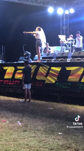 คนมาตีกันในงานแต่ง 