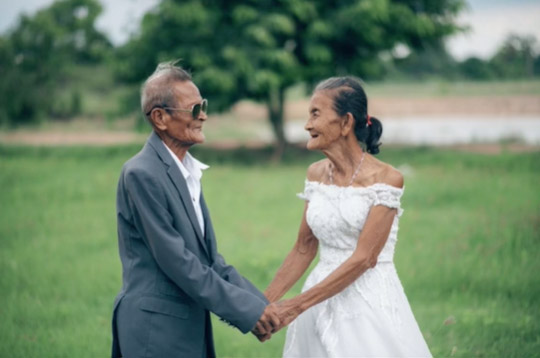  รักแรกและรักสุดท้าย