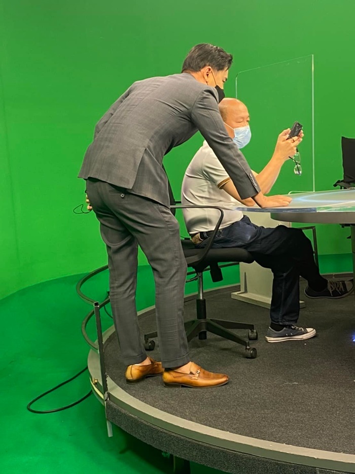 โหนกระแส