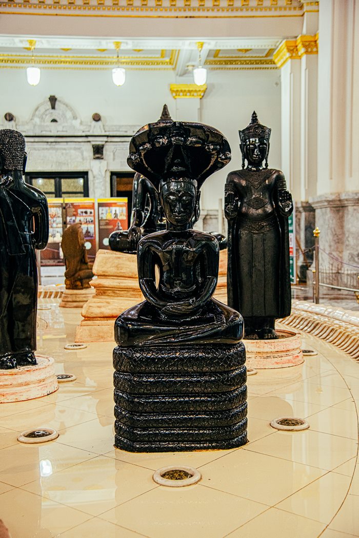  เปิดภาพหลวงพ่อโสธร  