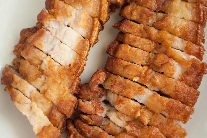 หมูกรอบ