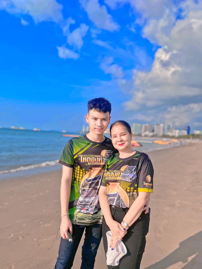 พี่พร สาวรักต่างวัย  