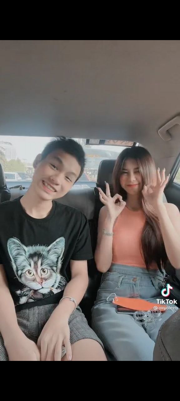 คู่รักต่างวัย พี่พร น้องเวฟ 