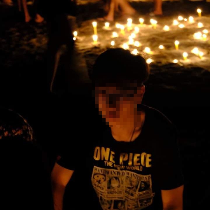 วางดอกไม้ไว้อาลัย 