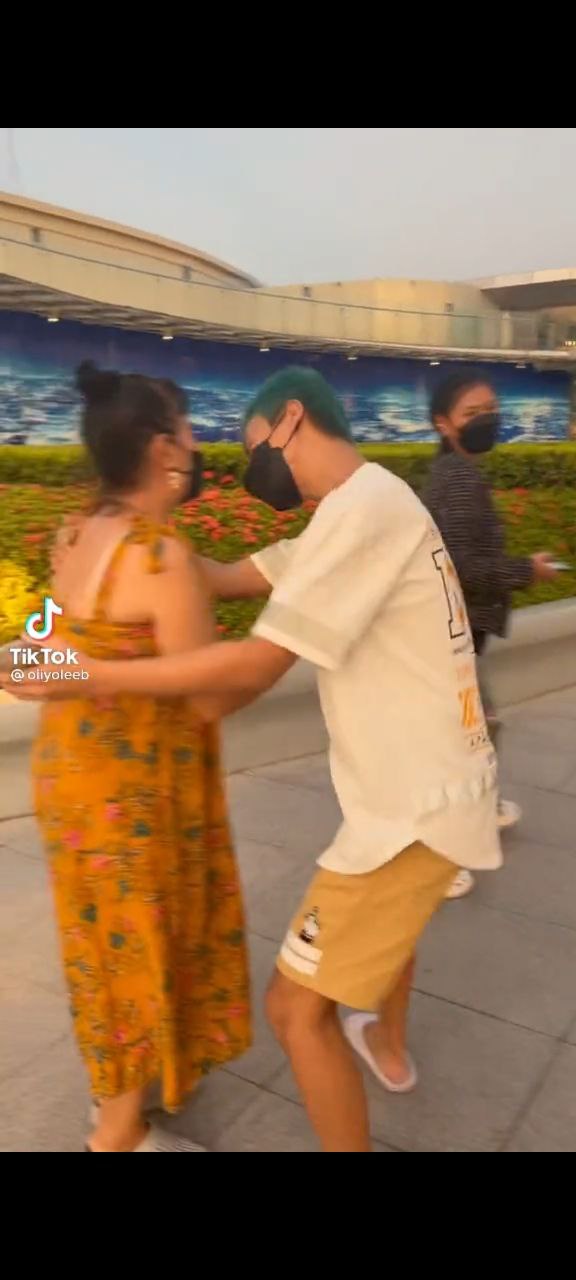 คู่รักต่างวัย พี่พร น้องเวฟ 