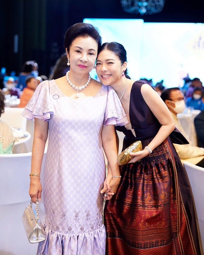 ศาลยกฟ้อง คุณหญิงกอแก้ว  