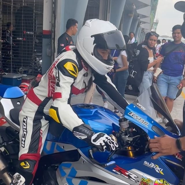 สาวบ้านไม่รวย