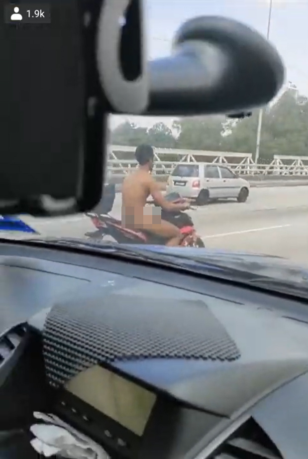 ว่อนภาพหนุ่มล่อนจ้อน  