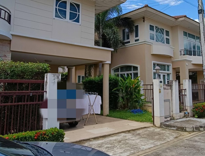 เสาบ้านเบี้ยว 