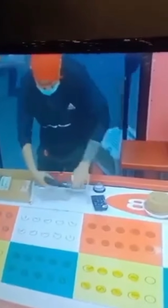 แม็ค ปล้นบ่อน