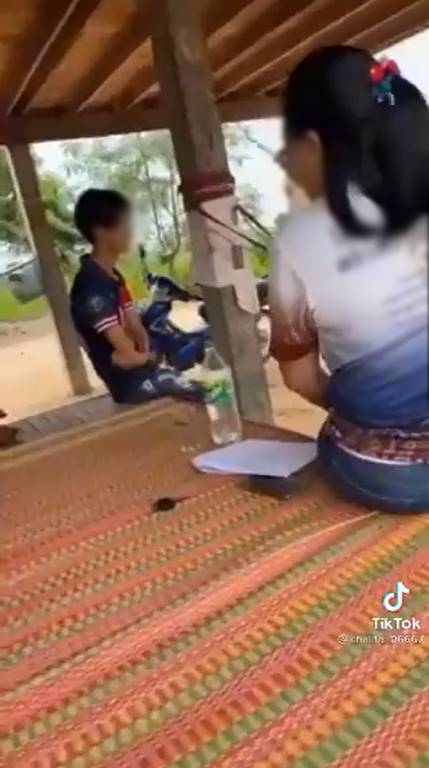 แต่งหน้าเหมือนกะXรี่ !