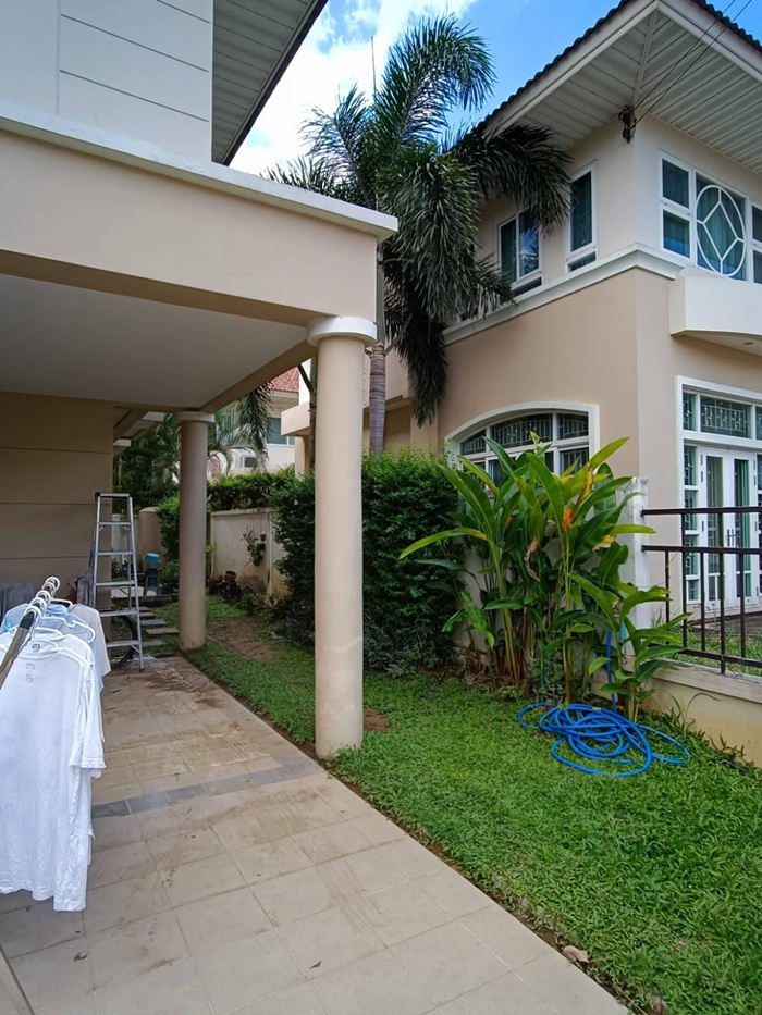 เสาบ้านเบี้ยว 