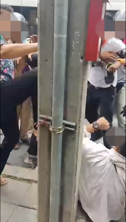  หนุ่มฉุน โดนรถเฉี่ยว  