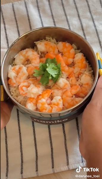  ทำอาหาร 3 มื้อ