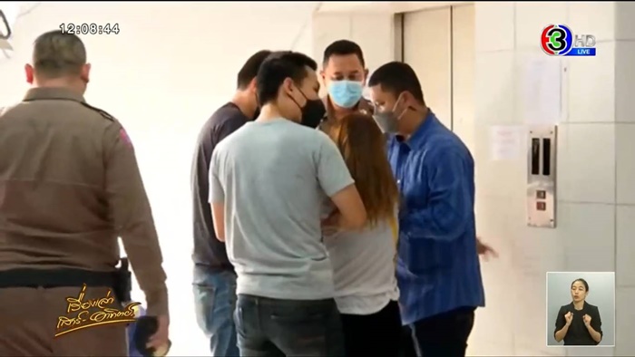 แม่ทำร้ายลูก