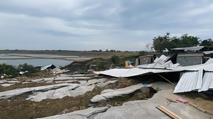 ดินสไลด์บางพลี