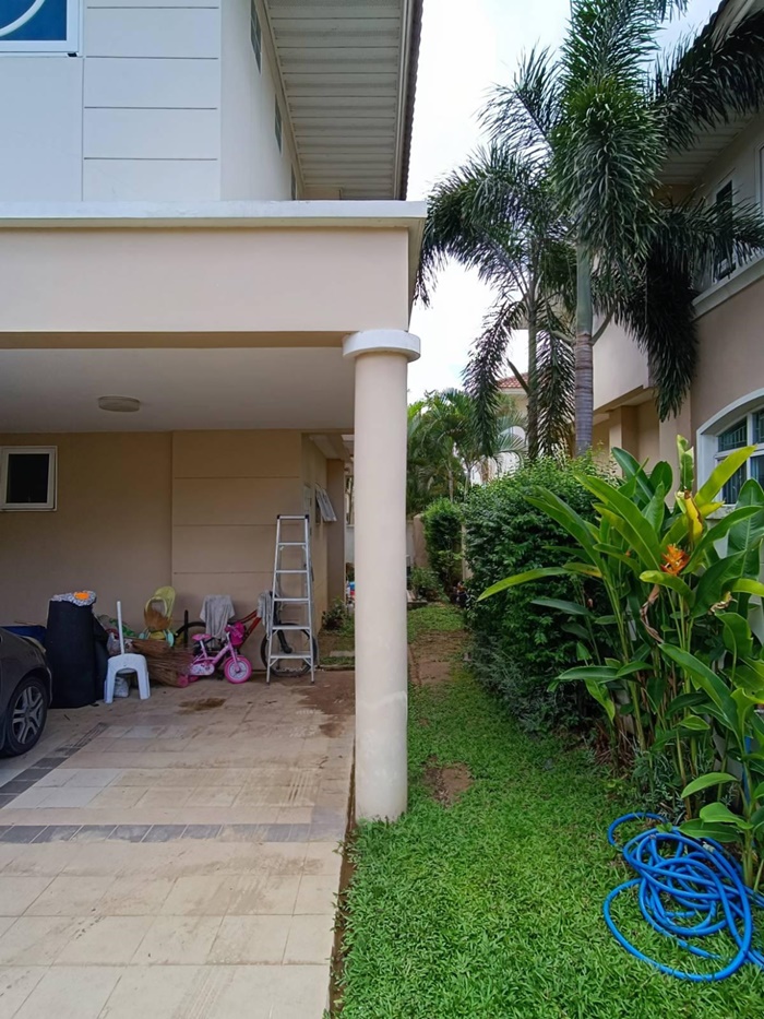 เสาบ้านเบี้ยว 