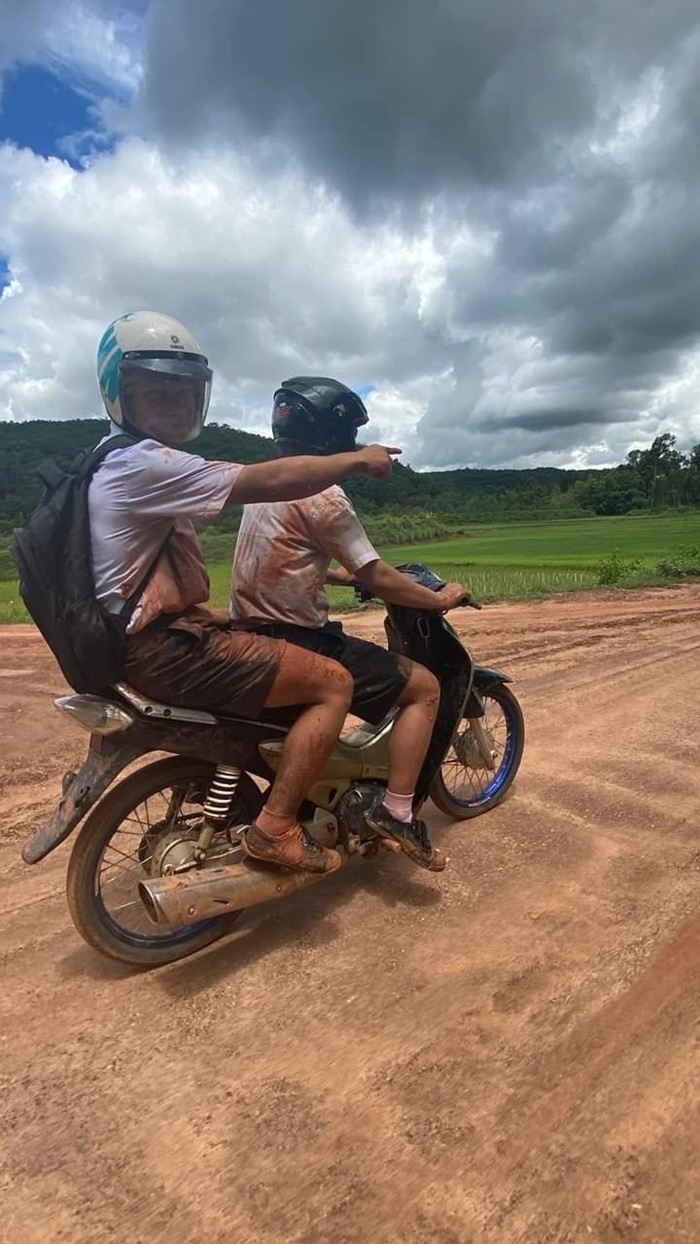 นักเรียนรถล้ม