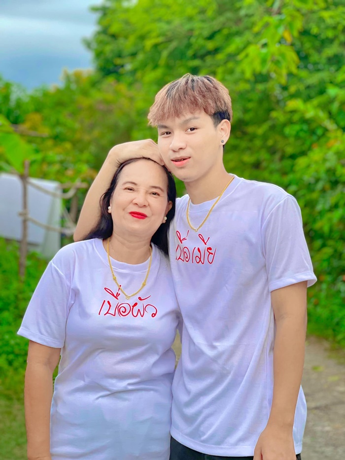 อดทนหน่อยนะ เพื่อรักของเรา