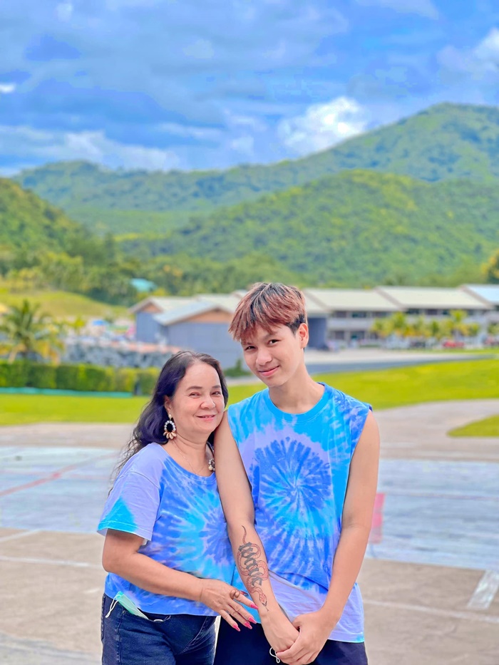 อดทนหน่อยนะ เพื่อรักของเรา