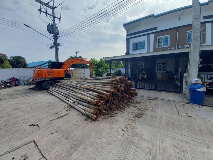 บ้านทรุด