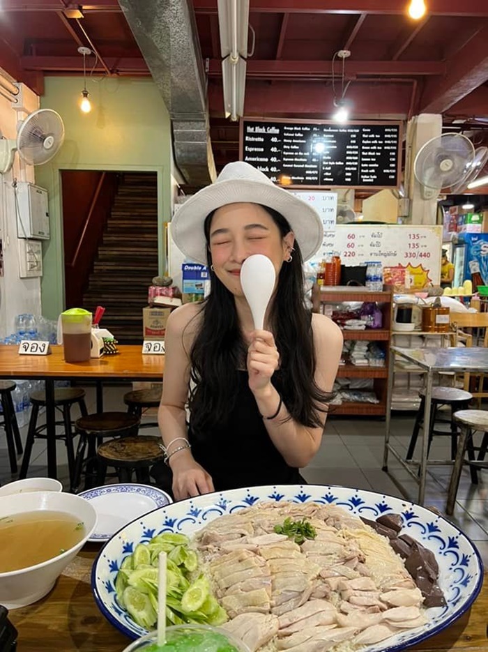  ผู้พิชิตข้าวมันไก่ไซซ์ยักษ์ 