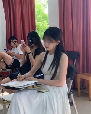 คุณครูครับ อยากตั้งใจเรียนจัง 