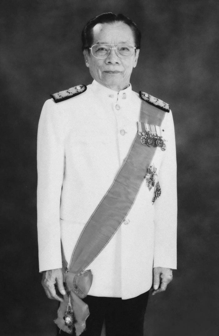  อนันต์ ฉายแสง 