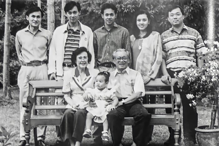  อนันต์ ฉายแสง 