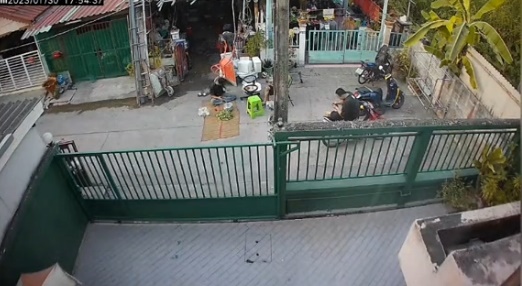 เพื่อนบ้านจอดรถขวาง  