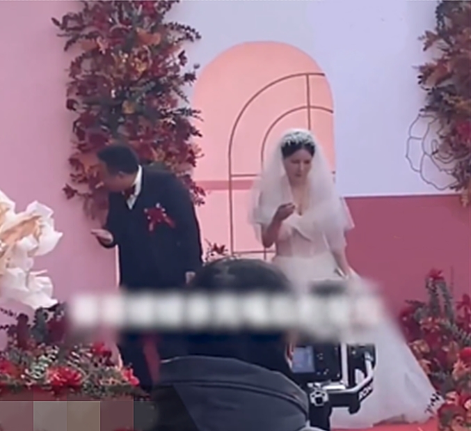 จูบกันทำจะอ้วก  