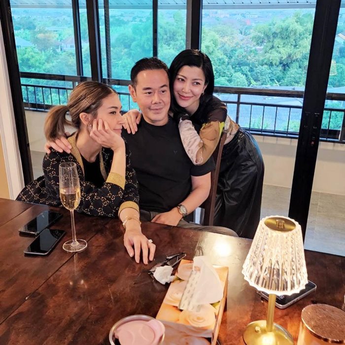  เอมมี่-เอมี่ 