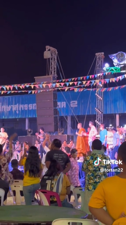 เจ้าอาวาสจัดการวัยรุ่นตีกัน 