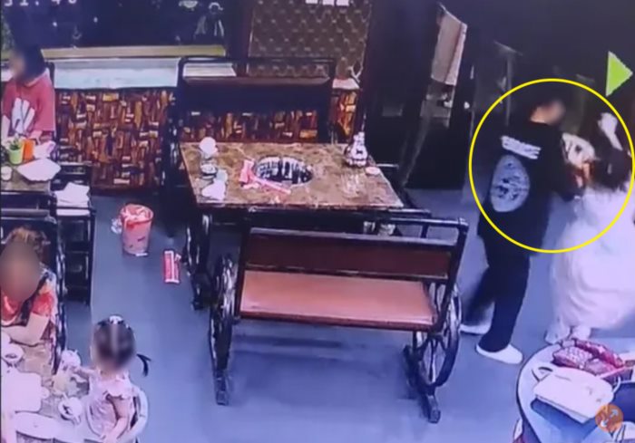 พนง. ทำซุปร้อนหกใส่ลูก