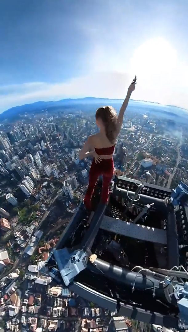 สาวท้าตายปีนตึก 118 ชั้น 