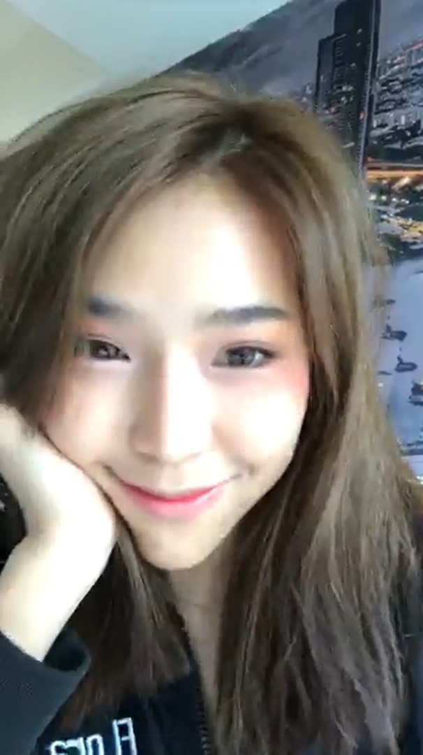 รู้จัก กีกี้ แม็กซิม ดาราเซ็กซี่ โยงแก๊งจีนเทา