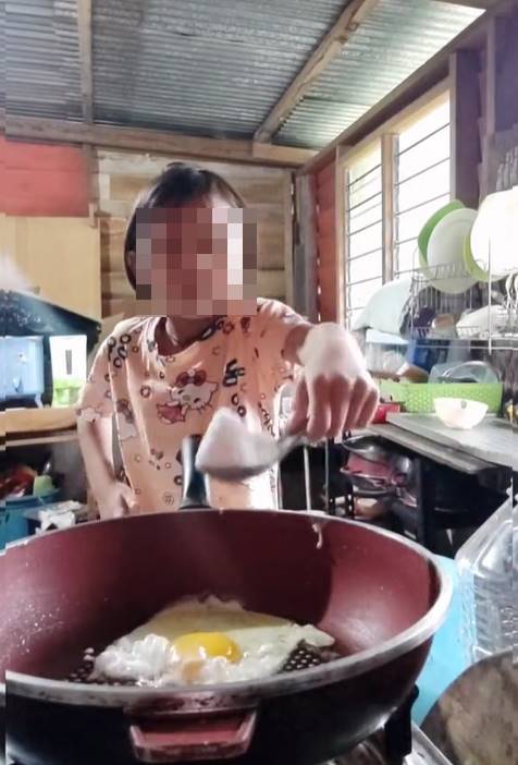  ทอดไข่ให้พ่อชิม 