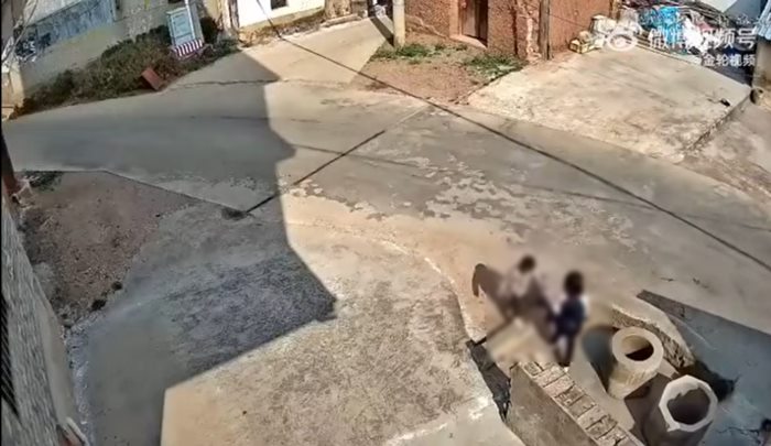 พี่ทำร้ายน้้อง