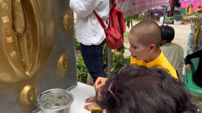 พิธีปิดทองกี