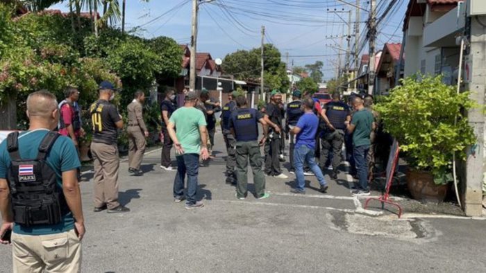 ชายคลั่งกระหน่ำยิงกลางเพชรบุรี  