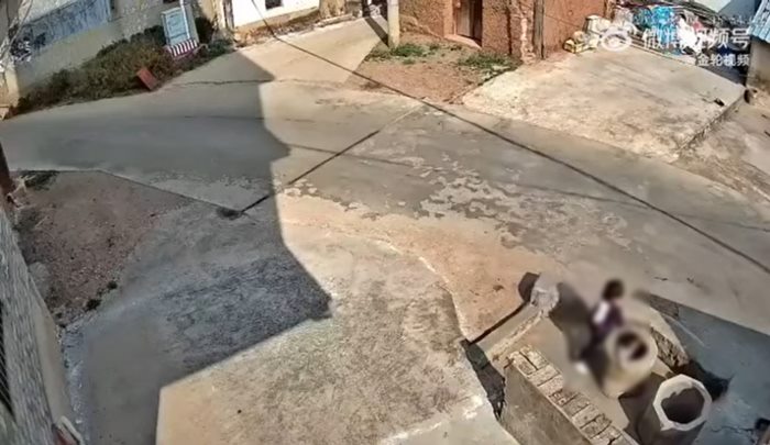 พี่ทำร้ายน้้อง