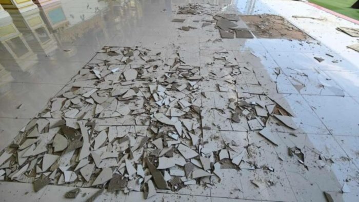 ทุบบ้านสุขาวดี