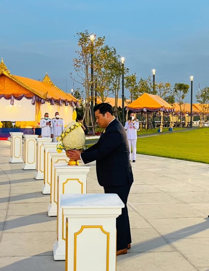 ท่านอ้น สักการะทูลกระหม่อมปู่