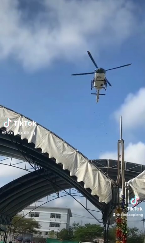   ระทึกวันเด็ก เต็นท์พัง !