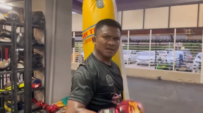 บัวขาว VS ปาเกียว 