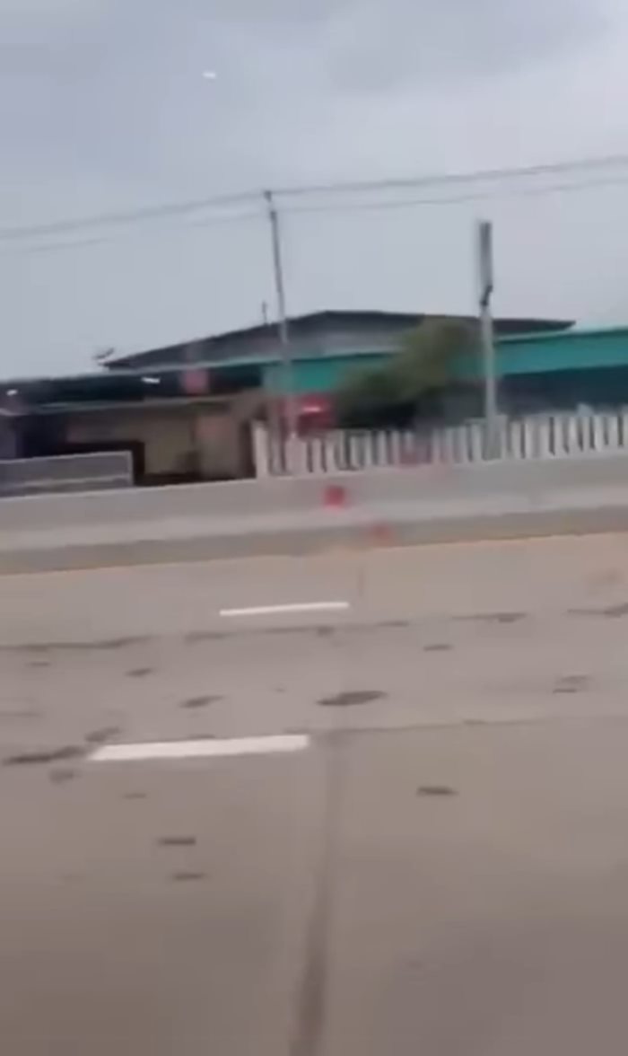 ไล่แทงรถ